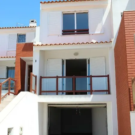 Nadadouro Ocean Breeze House Ferienhaus
