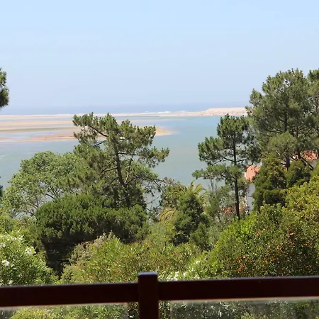Nadadouro Ocean Breeze House Ferienhaus