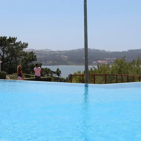 Nadadouro Ocean Breeze House Ferienhaus